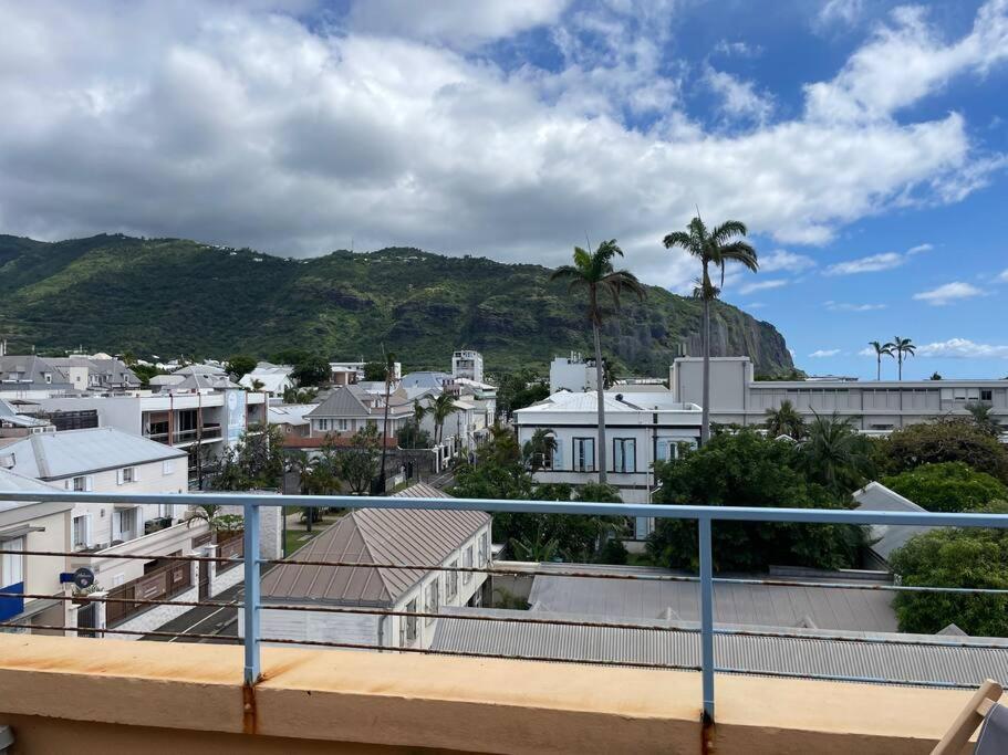 Rare ! Spacieux T3 En Roof-Top Au Barachois - 2 Ch Climatisees - 6 Couchages - Proche Aeroport Saint-Denis Luaran gambar