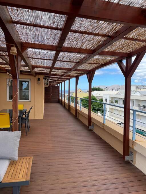 Rare ! Spacieux T3 En Roof-Top Au Barachois - 2 Ch Climatisees - 6 Couchages - Proche Aeroport Saint-Denis Luaran gambar
