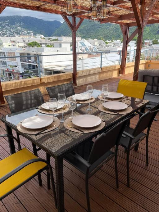 Rare ! Spacieux T3 En Roof-Top Au Barachois - 2 Ch Climatisees - 6 Couchages - Proche Aeroport Saint-Denis Luaran gambar