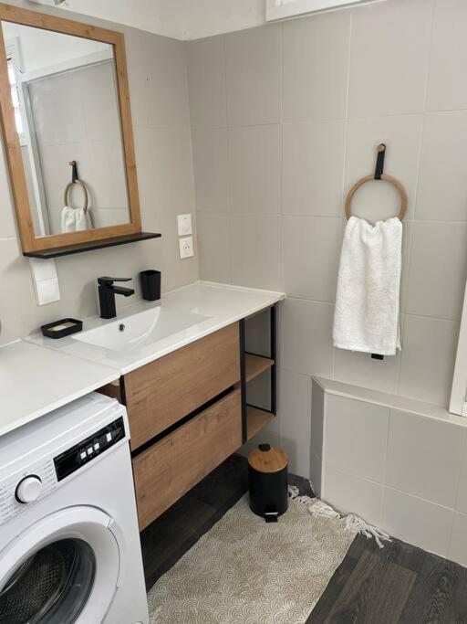 Rare ! Spacieux T3 En Roof-Top Au Barachois - 2 Ch Climatisees - 6 Couchages - Proche Aeroport Saint-Denis Luaran gambar